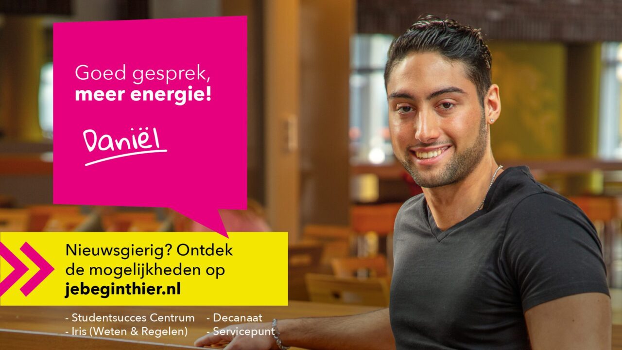 Narrowcasting beeld met leerling van InHolland op de voorgrond
