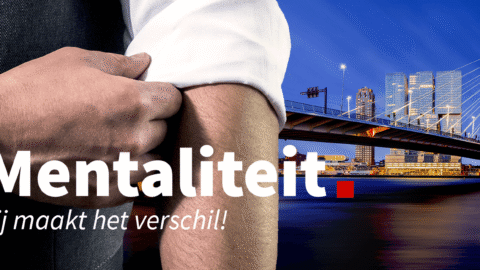 Afbeelding van de website met de Erasmusbrug op de achtergrond in het donker en de pay off in beeld + een romp die zijn mouwen opstroopt.