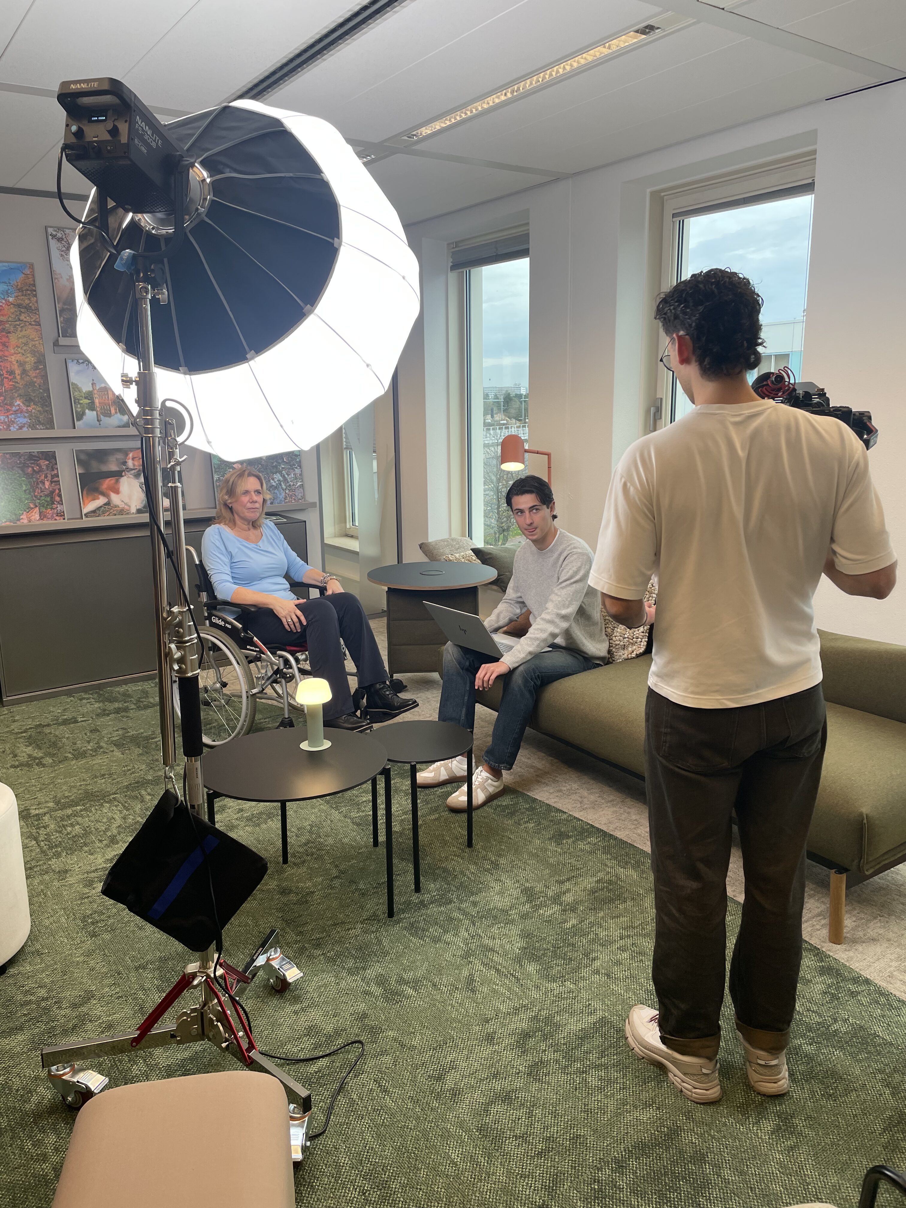 Collega van Regionale Belasting Groep. Behind the scenes.